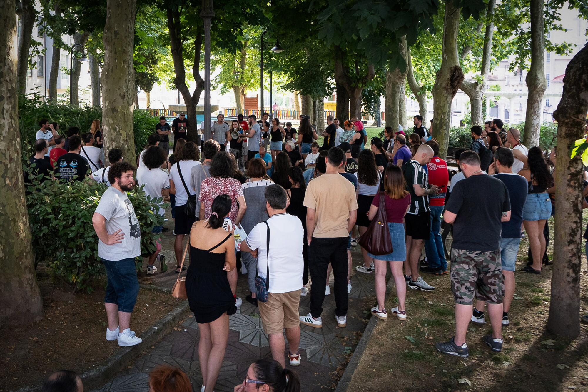 Asamblea vecinal para hacer frente a las patrullas de extrema derecha en Ourense